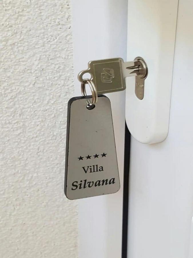 Apartments Villa Silvana Mlini Værelse billede